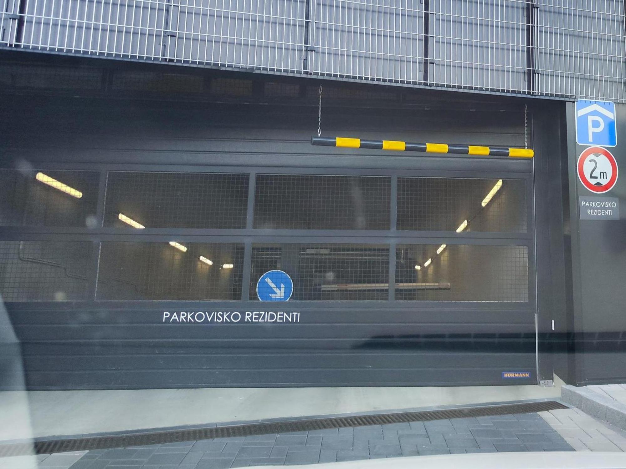 Yarn - Brand New - Free Parking - Balcony With City View - Central Shopping Mall Bratysława Zewnętrze zdjęcie